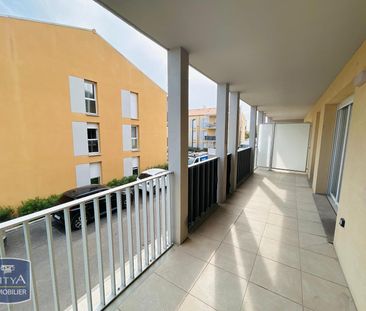 Location Appartement 4 pièces 76m² PORT DE BOUC 13110 - Photo 4