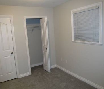 Cozy one bedroom ground level suite - Photo 1