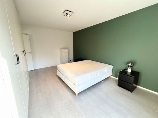 Mooi 2-slaapkamer appartement met terras en garage te huur! - Foto 1