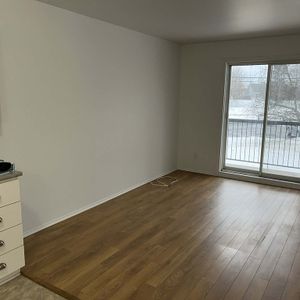 3-1/2 Logement (Ville Sainte‑Catherine) - Photo 2