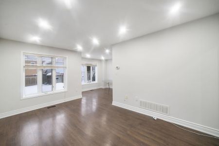 For Lease - 36 Eastport Drive, Toronto, Ontario - Photo 2