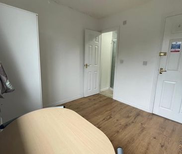 Room in a Shared House, Bedfordshire, LU1 - Photo 3