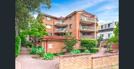 SHORT WALK TO STATION & AMENITIES! - Photo 4