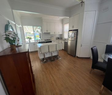 Merewether - Photo 2