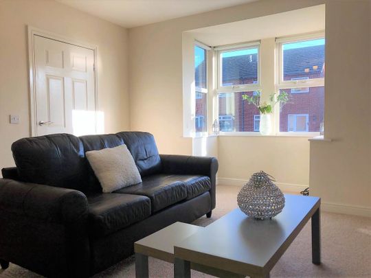 Hough Lane (Room 2), Bramley, Leeds - Photo 1