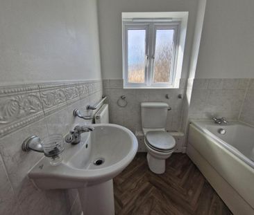 3 bedroom semi-detached house to rent - Photo 6