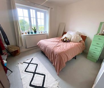 2 Bedroom Terraced To Let - Photo 2