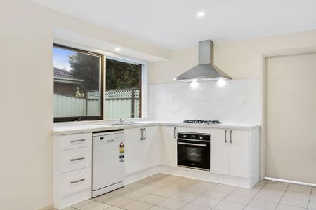 103 Kennington Park Drive Endeavour Hills VIC - Photo 4