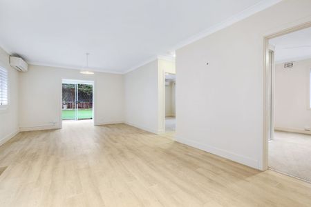 Well-appointed apartment with fantastic spacious courtyard - Photo 4