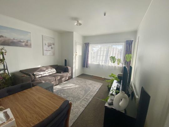 Easy Care Flat in close proximity to Richmond - Photo 1