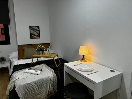 Calle de Vicente Blasco Ibáñez, Madrid, Community of Madrid 28050 - Photo 2