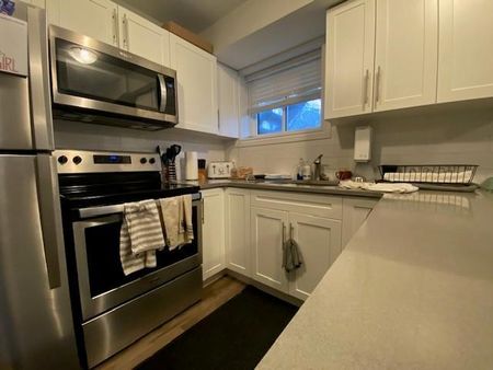 372 Yonge Street - Unit 3 - 1 bed, 1 bath - $200 GIFT CARD WITH NOV. 1 LEASE - Photo 5