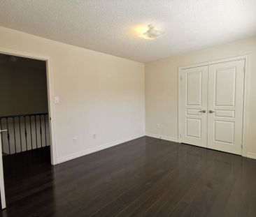 For Lease - 1140 Stuffles Crescent, Newmarket, Ontario - Photo 4