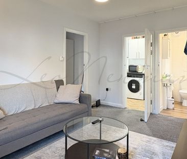 Essex Road South, London, E11 - Photo 2