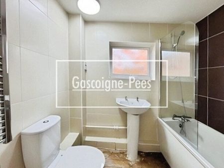 Hatch Warren, Basingstoke, RG22 - Photo 4