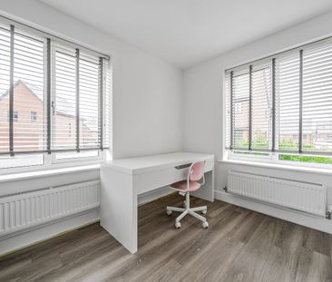 4 bedroom detached house to rent - Photo 2