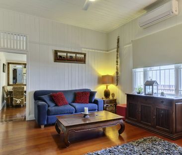 3-Bedroom Classic Colonial - Reduced Rent with Driveway Access Cond... - Photo 2