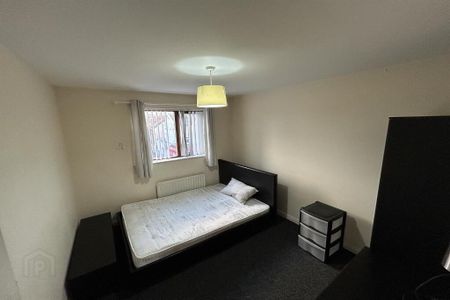 34 Fitzwilliam Square, Belfast, BT7 1JH - Photo 4