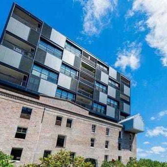 Modern Studio with Parking in the Popular "Harbour Mill" - Photo 1