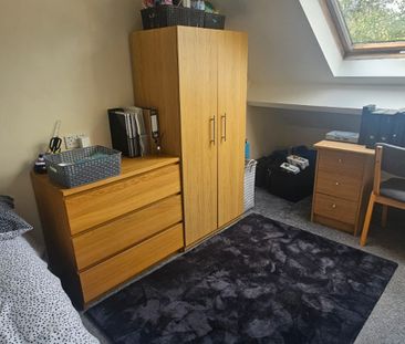5 Bed - 63 Estcourt Terrace, Headingley, Leeds - LS6 3EY - Student - Photo 3