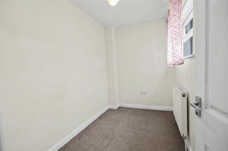 3 Bedroom House to let - Photo 4