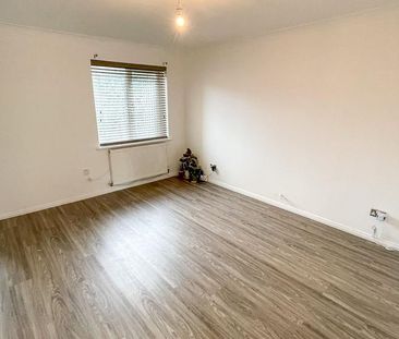 2 bedroom semi-detached house to rent - Photo 2