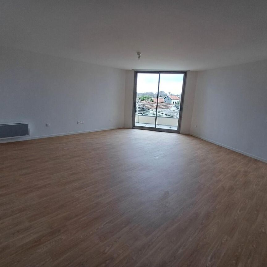 location Appartement T4 DE 102.47m² À LANNEMEZAN - Photo 1