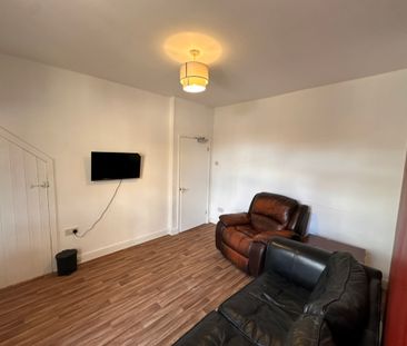 4 bedroom house, 3 en-suite rooms - Photo 1