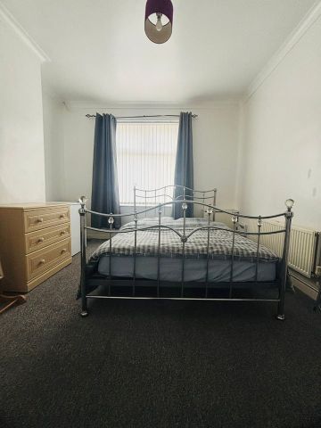 4 Bed Terraced House, William Street, CH44 - Photo 4