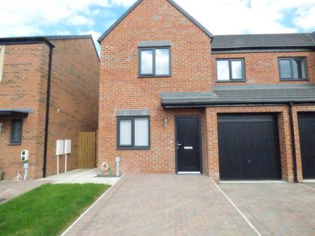 3 bed semi-detached house to rent in Winder Drive, Hazlerigg, NE13 - Photo 5