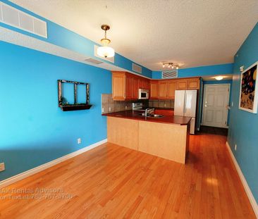GREAT 1 BED+DEN, 1.5 BATH, 5TH FLOOR APARTMENT W/ AN UNDERGROUND HE... - Photo 4