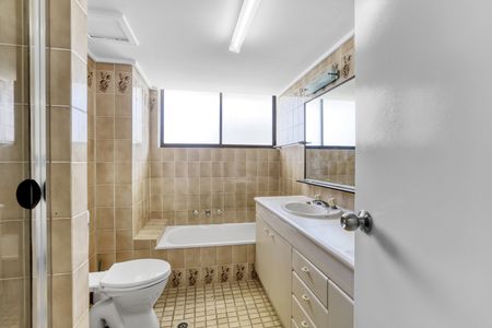 12D/80 The Esplanade, Surfers Paradise QLD 4217 - Apartment For Rent - $880 | Domain - Photo 4