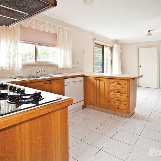 2/57 Watsons Road, Glen Waverley - Photo 1