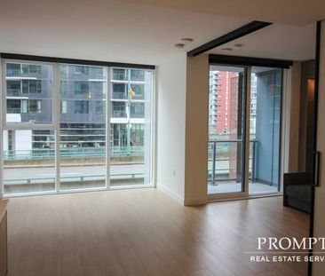 Modern 1 Bed, 1 Bath, Den, Parking, Downtown, Balcony & More! - Photo 1