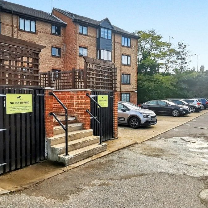 1 bedroom property to rent - Photo 1