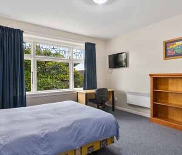 Furnished City Room - Available Now! - Photo 1