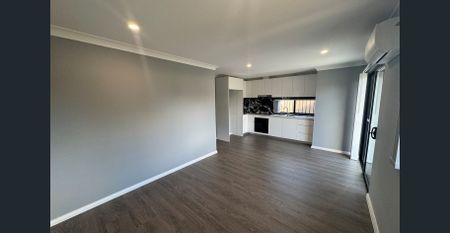 Modern 2-Bedroom Granny Flat For Rent ! - Photo 2