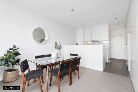 MGM MARTIN – TWO BEDROOM APARTMENT - Photo 2