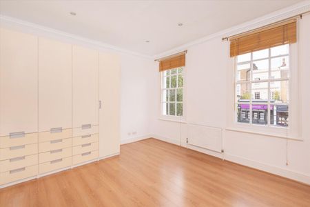 A four bedroom terraced house to let in London, NW8 - Photo 5