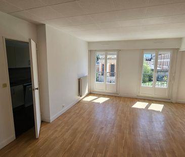 Location Appartement 4 pièces 74m² FONTAINEBLEAU 77300 - Photo 2