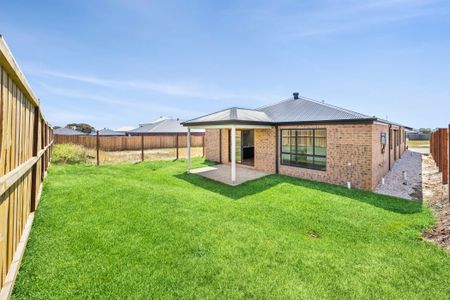 Brand New - Four Bedroom Family Home - Coveted School Zone - Photo 5