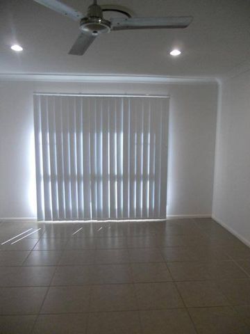 4 BEDROOM FAMILY HOME IN BLACKS BEACH - Photo 5