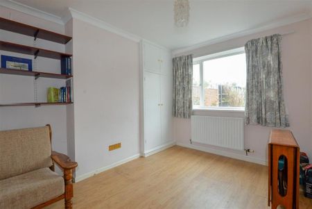 3 bedroom semi-detached house to rent - Photo 4