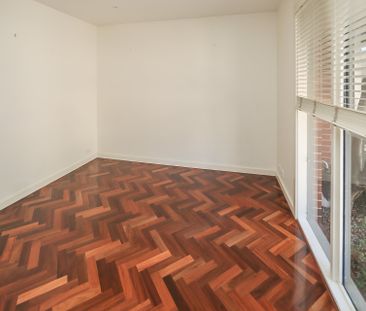 Spacious three bedroom townhouse - Photo 4