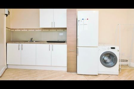 Studio Flat, London, IG11 - Photo 5