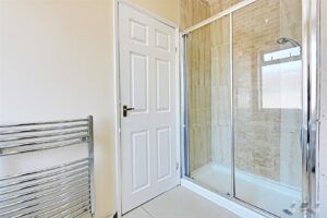 2 BEDROOM House - End Terrace - Photo 1