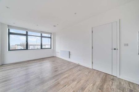 London Road, Staines-upon-thames, TW18 - Photo 2