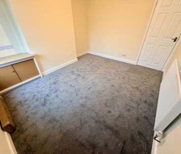 NEW STREET - Photo 4