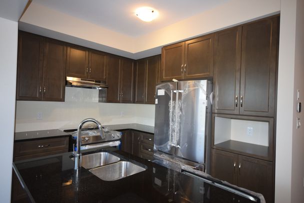 For Lease - 3273 Mockingbird Common Court, Oakville, Ontario - Photo 1