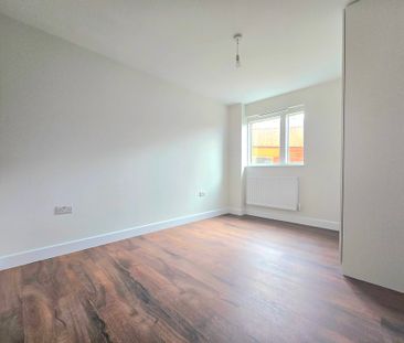 3 Bedroom Apartment, Norbury Avenue, London - Photo 6